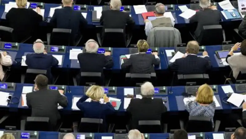 Европарламент одобрил создание армии ЕС