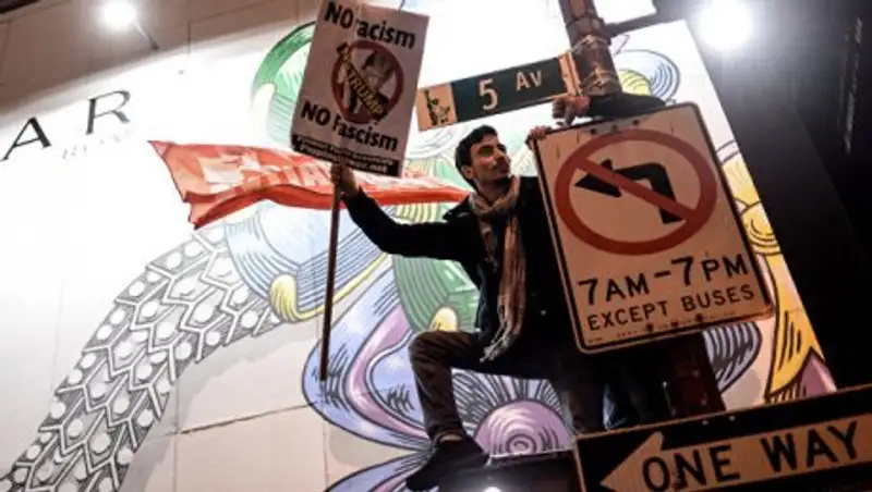 Трамп прокомментировал поведение сторонников Хиллари Клинтон