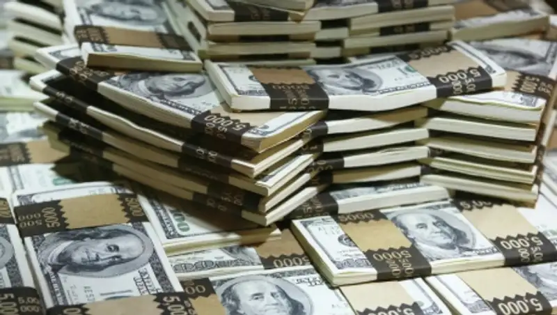 Доллар дорожает к евро и иене в ожидании решения ФРС