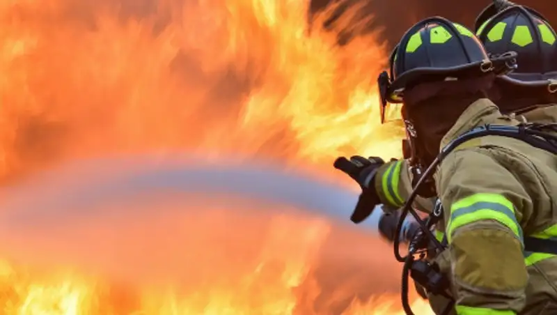 В Нур-Султане горит пятиэтажное административное здание