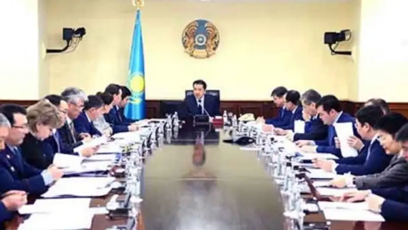 Премьер-министру РК перечислили главные причины ДТП в стране