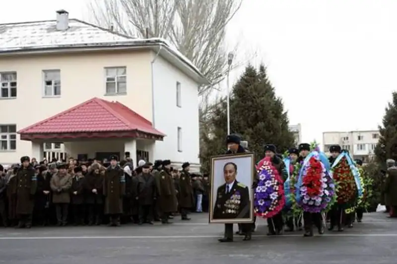 В Алматы простились с директором погранслужбы КНБ РК Стамбековым (фото), фото - Новости Zakon.kz от 03.01.2013 17:52