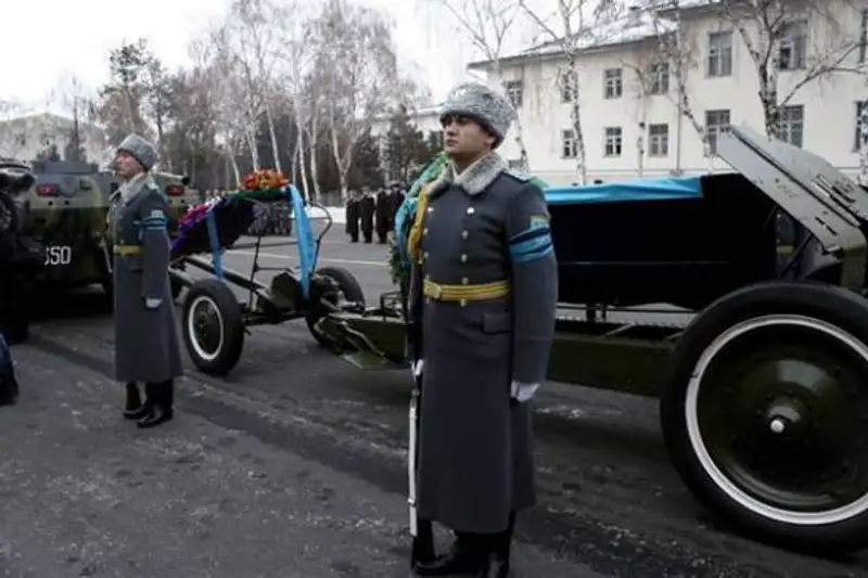 В Алматы простились с директором погранслужбы КНБ РК Стамбековым (фото), фото - Новости Zakon.kz от 03.01.2013 17:52