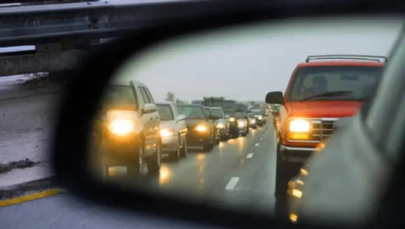 Казахстанским автомобилистам разрешат потушить фары
