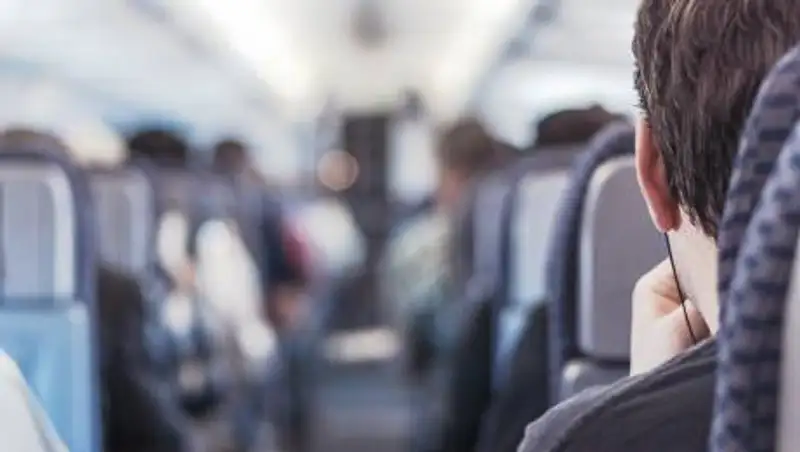 Пилот назвал самую безопасную позу для пассажира при аварийной посадке