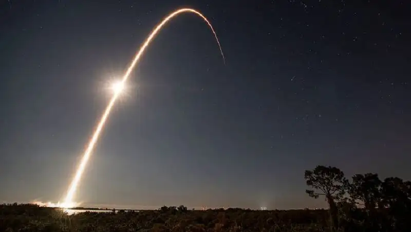 SpaceX потеряла около 40 спутников из-за геомагнитной бури