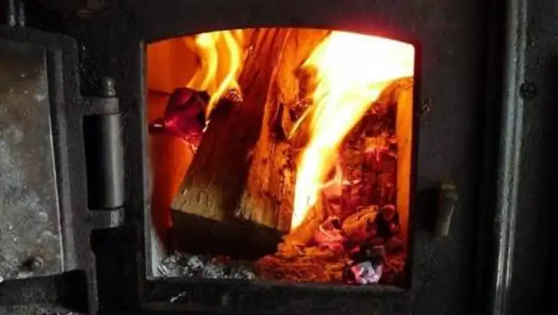 Взрыв обрушил стену дома в Алматинской области