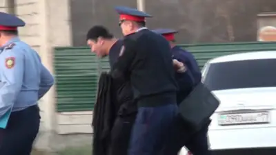 otyrar.kz, фото - Новости Zakon.kz от 29.10.2019 23:02