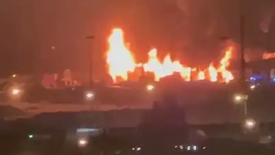 В Подмосковье горит рынок "Синдика", фото - Новости Zakon.kz от 28.01.2023 04:02