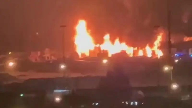 В Подмосковье горел склад на рынке "Синдика"