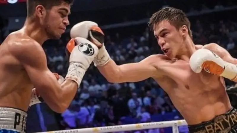 Боксер Джукембаев дисквалифицирован после боя с его нокдауном