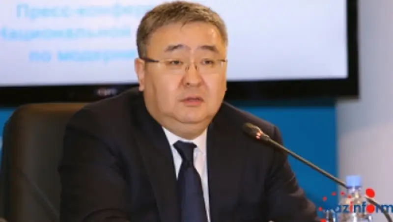 Т.Донаков рассказал, какое наказание ждет госслужащих за использование смартфонов