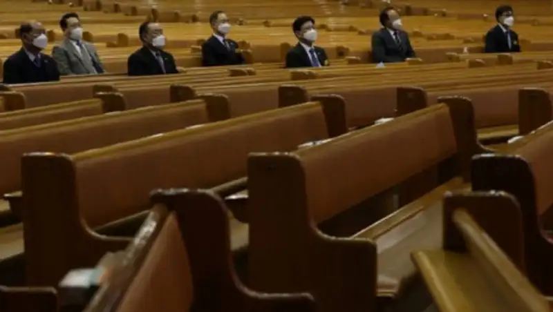 Лидера южнокорейской секты, заразившей коронавирусом тысячи человек, осудят за убийство