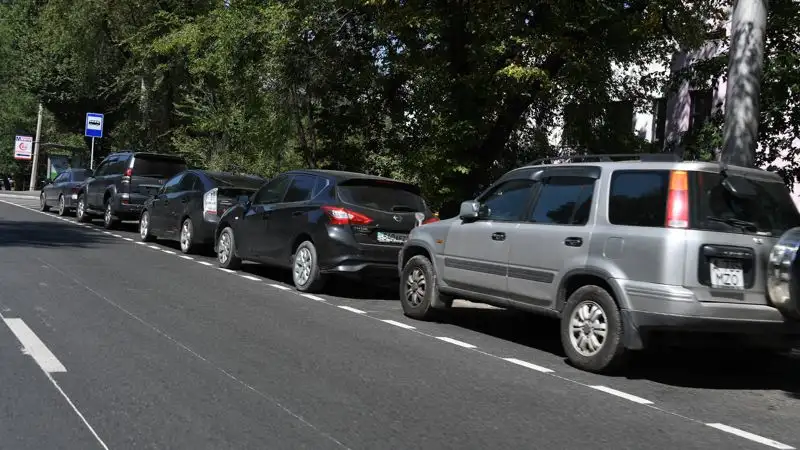 Казахстанцам, не уплатившим налог на транспорт, начали начислять пени