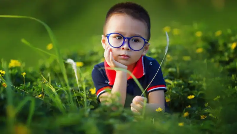 Как приучить ребёнка к очкам