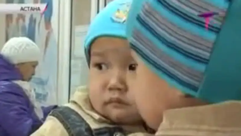 В Астане близнецов, от которых отказалась мать, вернули под ответственность бабушке, фото - Новости Zakon.kz от 06.11.2013 15:30