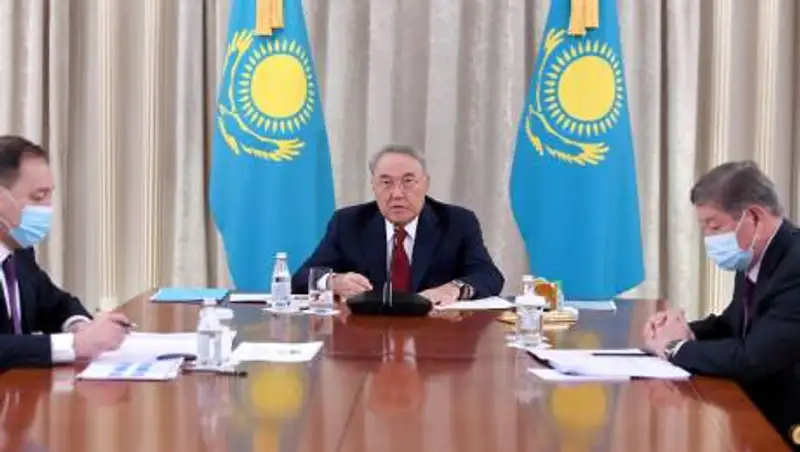 Елбасы: Фундаментом перемен должна выступить казахстанская молодежь