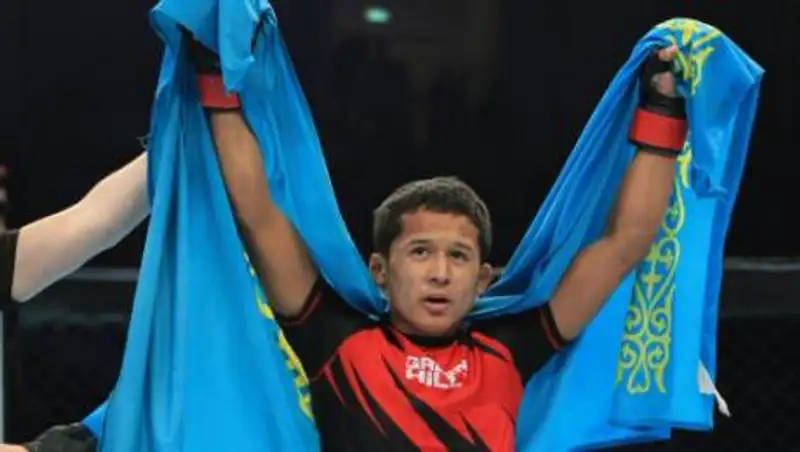 Казахстанец был признан лучшим бойцом 2020 года в любительском MMA