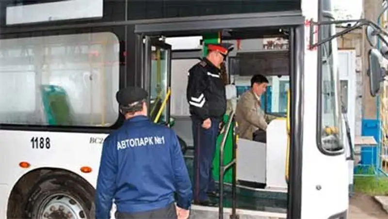 На 10 суток арестовали водителя, управлявшего автобусом в наркотическом опьянении