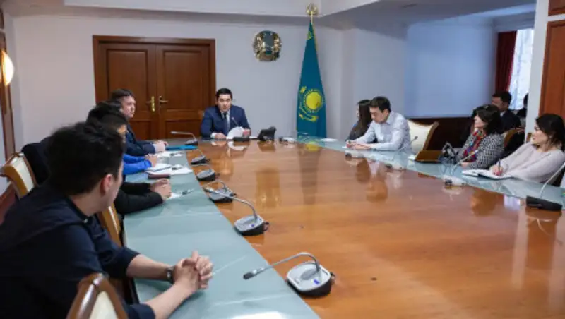 Как в Нур-Султане будут контролировать размещение наружной рекламы