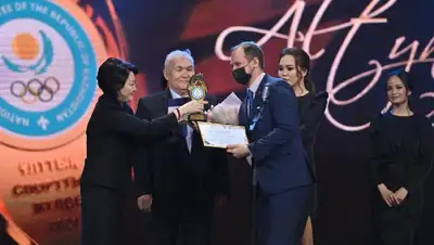 награждение теннис, фото - Новости Zakon.kz от 13.12.2021 08:42