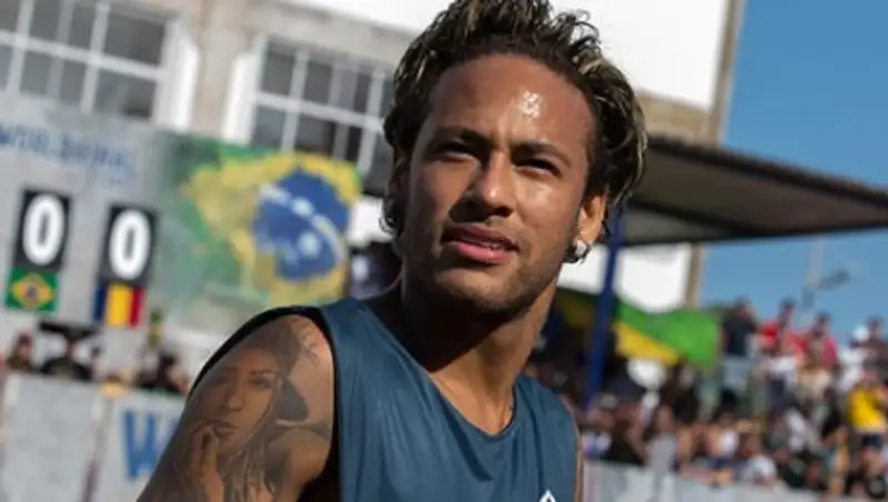 СМИ назвали зарплату Неймара в ПСЖ