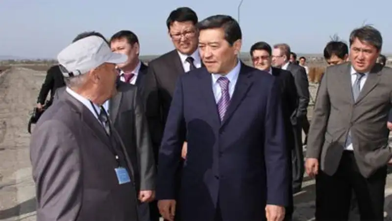 Ахметов ознакомился со строительством объектов городов-спутников Алматы