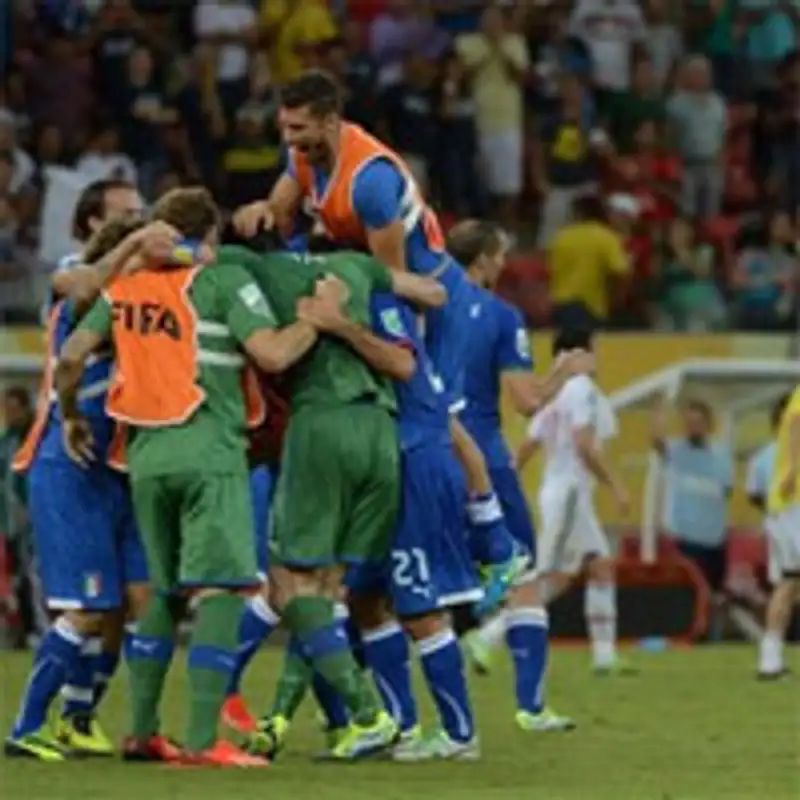 Италия и Бразилия вышли в полуфинал Кубка конфедераций, фото - Новости Zakon.kz от 20.06.2013 14:45