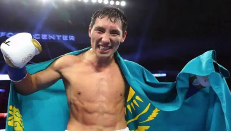 "Покажу казахский стиль". Алимханулы сразится за титулы WBC и WBO