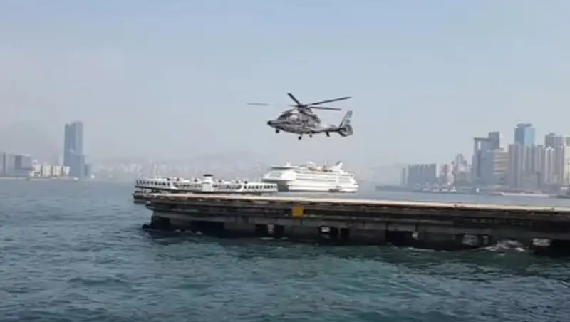 Пользователей Сети удивил взлетающий без помощи винта вертолет