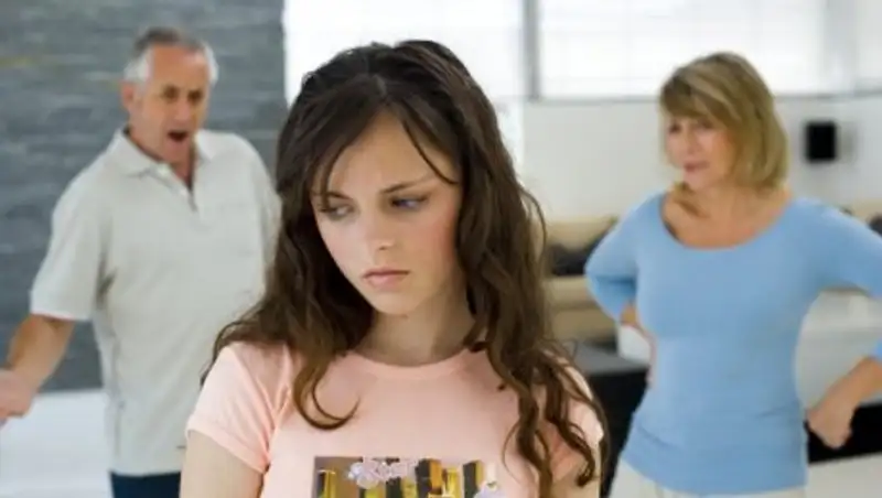 Полиция Алматинской области нашла сбежавшую из дома 14-летнюю девочку