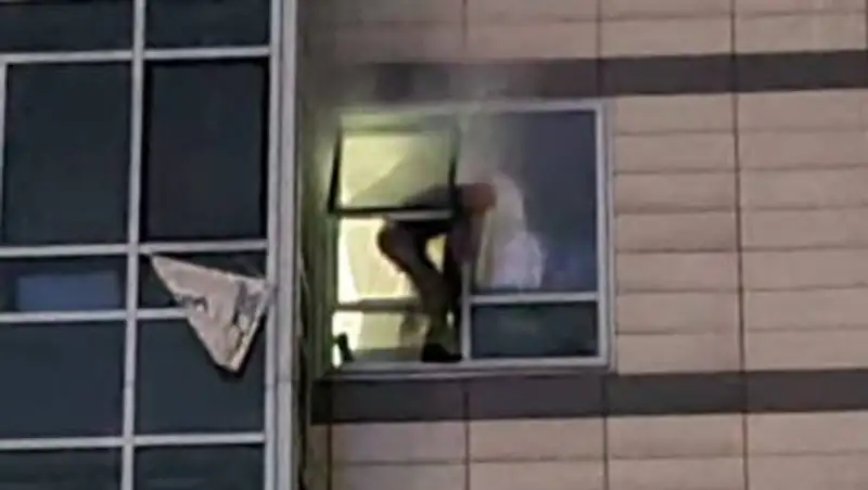 ЧП в ЖК "Бухар-Жырау Тауэрс": полиция Алматы обратилась к КСК