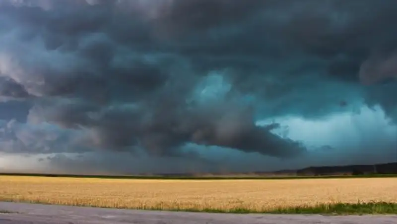 В двух областях Казахстана объявлено штормовое предупреждение