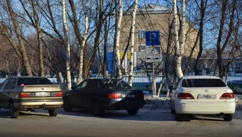 В Петропавловске за парковку на местах для инвалидов оштрафовали более 20 водителей