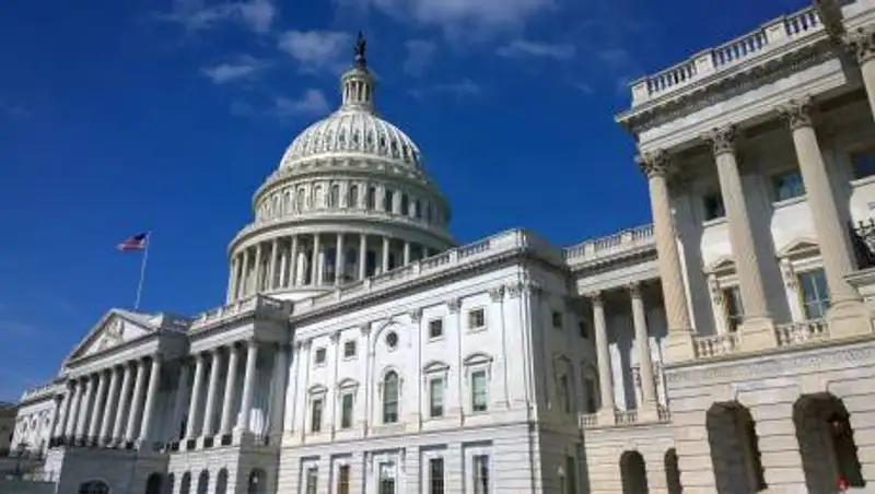 Сенат США утвердил временный бюджет, чтобы избежать шатдауна