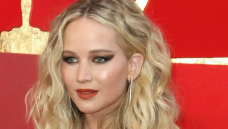 Дженнифер Лоуренс вышла замуж