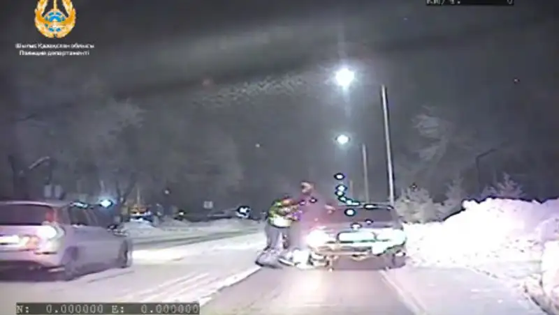 Видео задержания 18-летнего угонщика распространила полиция