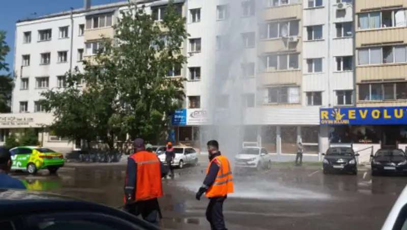 Стала известна причина прорыва трубы в Нур-Султане