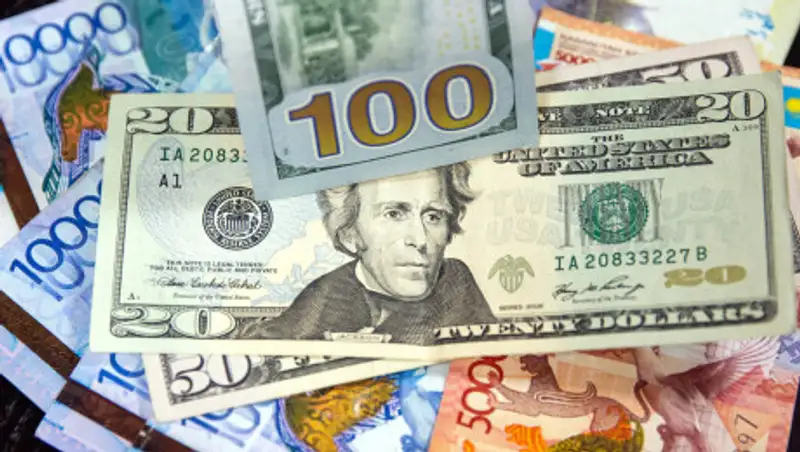Курс доллара вырос на 3 тенге