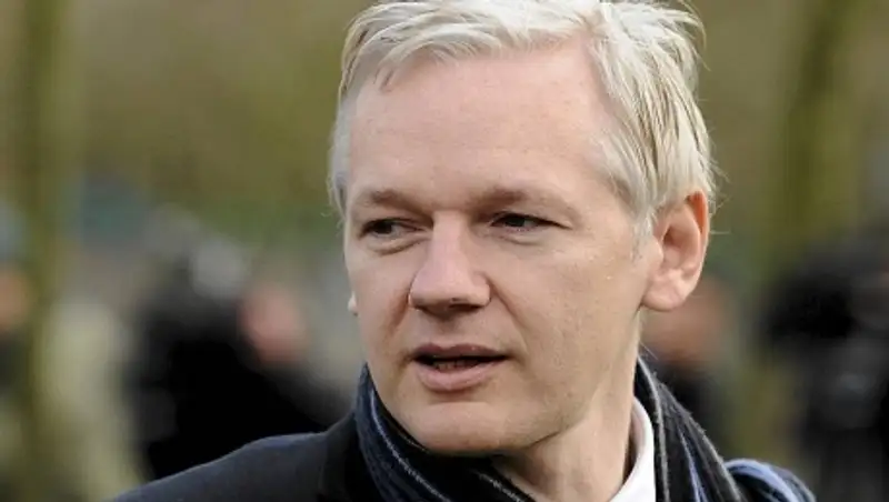 С Ассанжа снимают часть обвинений в преступлениях сексуального характера