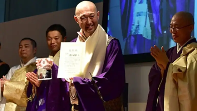 Буддийские монахи померились талантами на похоронном конкурсе