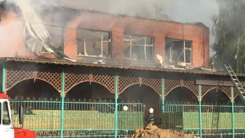 В Костанае горит ночной клуб