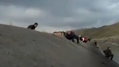 кадр из видео, фото - Новости Zakon.kz от 08.05.2020 20:51