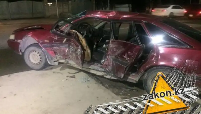 В Алматы Kia протаранила внезапно вывернувшую легковушку Mazda