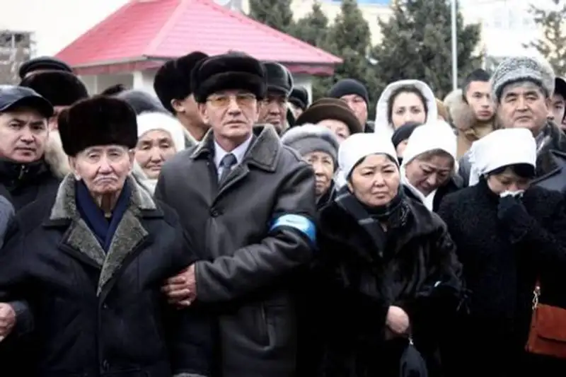 В Алматы простились с директором погранслужбы КНБ РК Стамбековым (фото), фото - Новости Zakon.kz от 03.01.2013 17:52