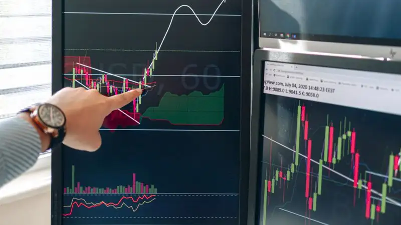 Суверенный кредитный рейтинг Казахстана улучшился