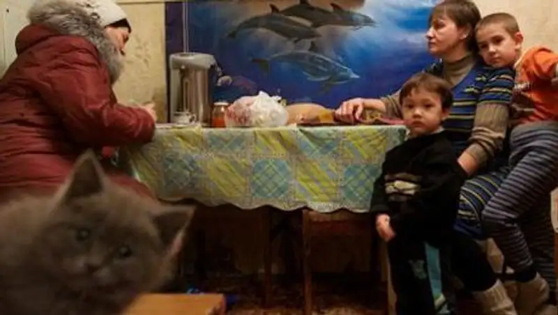 Многодетным семьям в ВКО, возможно, передадут квартиры одиноких пенсионеров