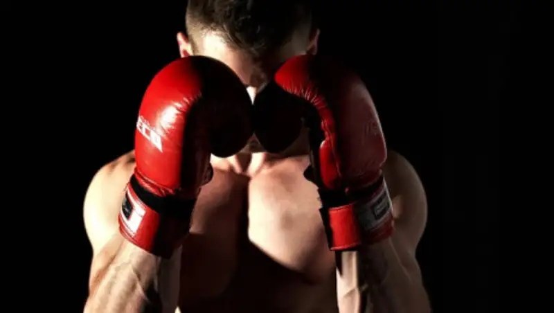 18-летний боксер уничтожил соперника, едва начался бой