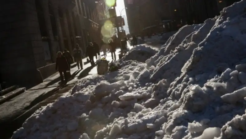 Число погибших из-за снежной бури в США выросло до 44