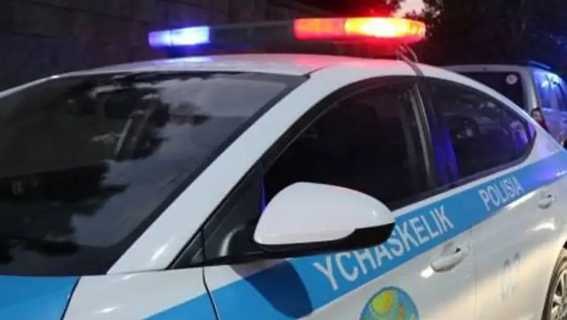 Отнял кроссовки и свитера: мужчина ограбил двух подростков в Талдыкоргане